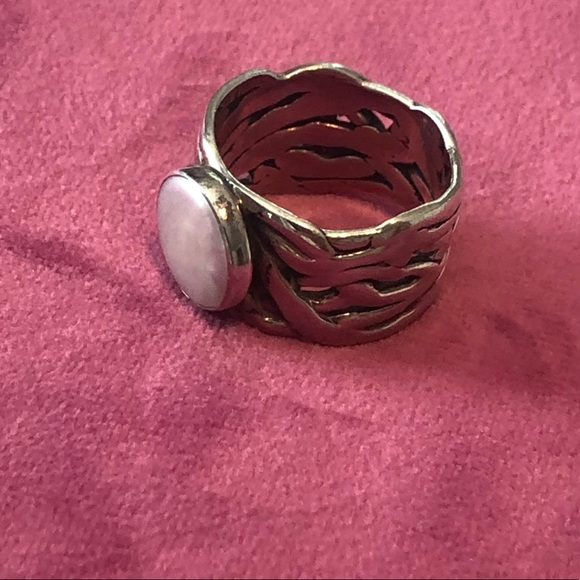 Silpada Jewelry - Silpada mermaid pearl ring